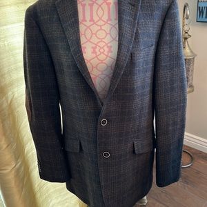 Joe, by Joseph Abboud wool blazer with suede elbow size 42 long